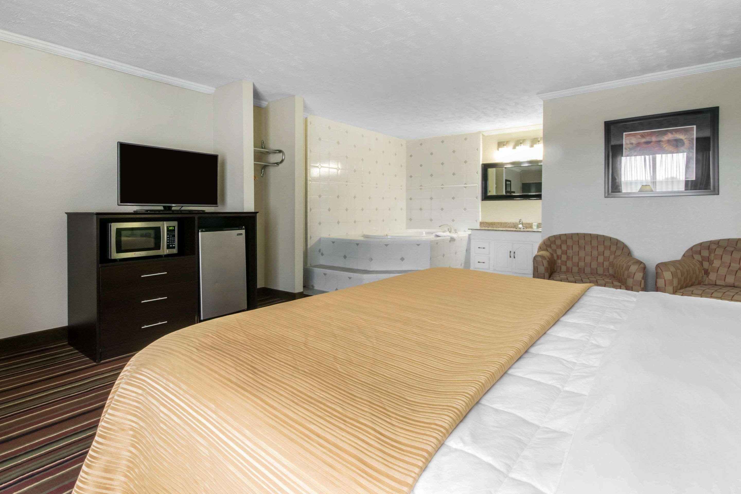 Quality Inn & Suites Horse Cave Ngoại thất bức ảnh