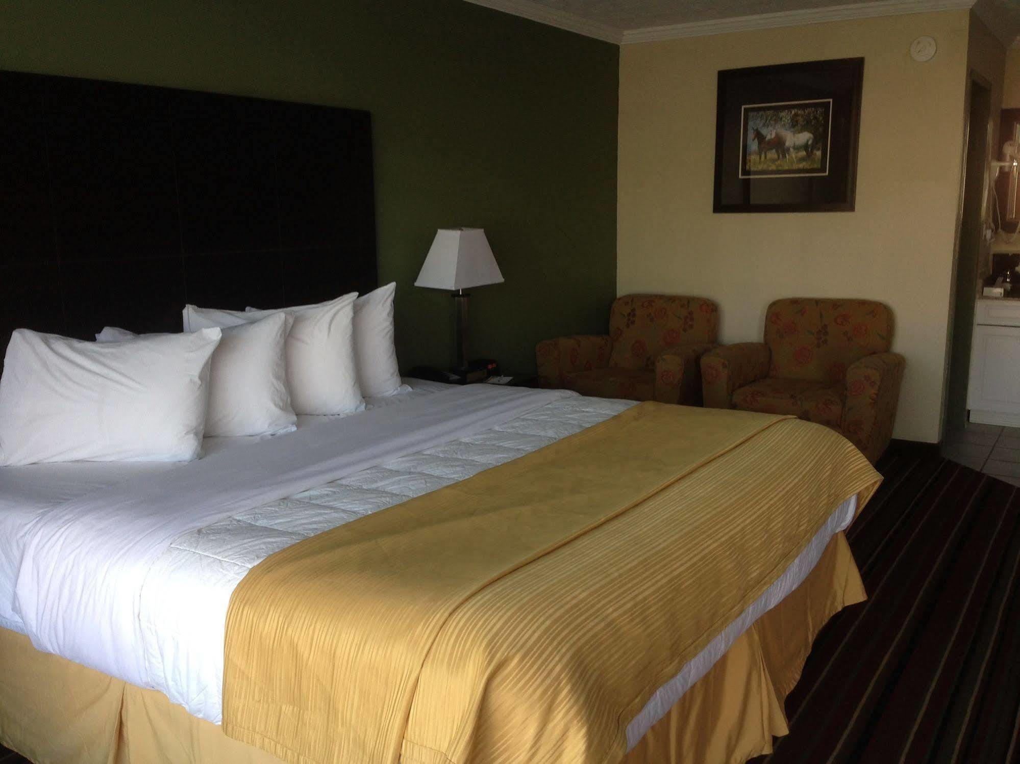 Quality Inn & Suites Horse Cave Ngoại thất bức ảnh