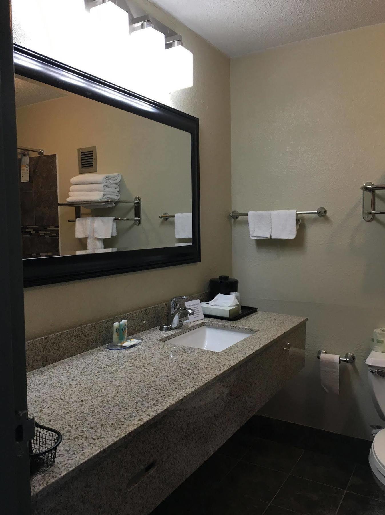 Quality Inn & Suites Horse Cave Ngoại thất bức ảnh