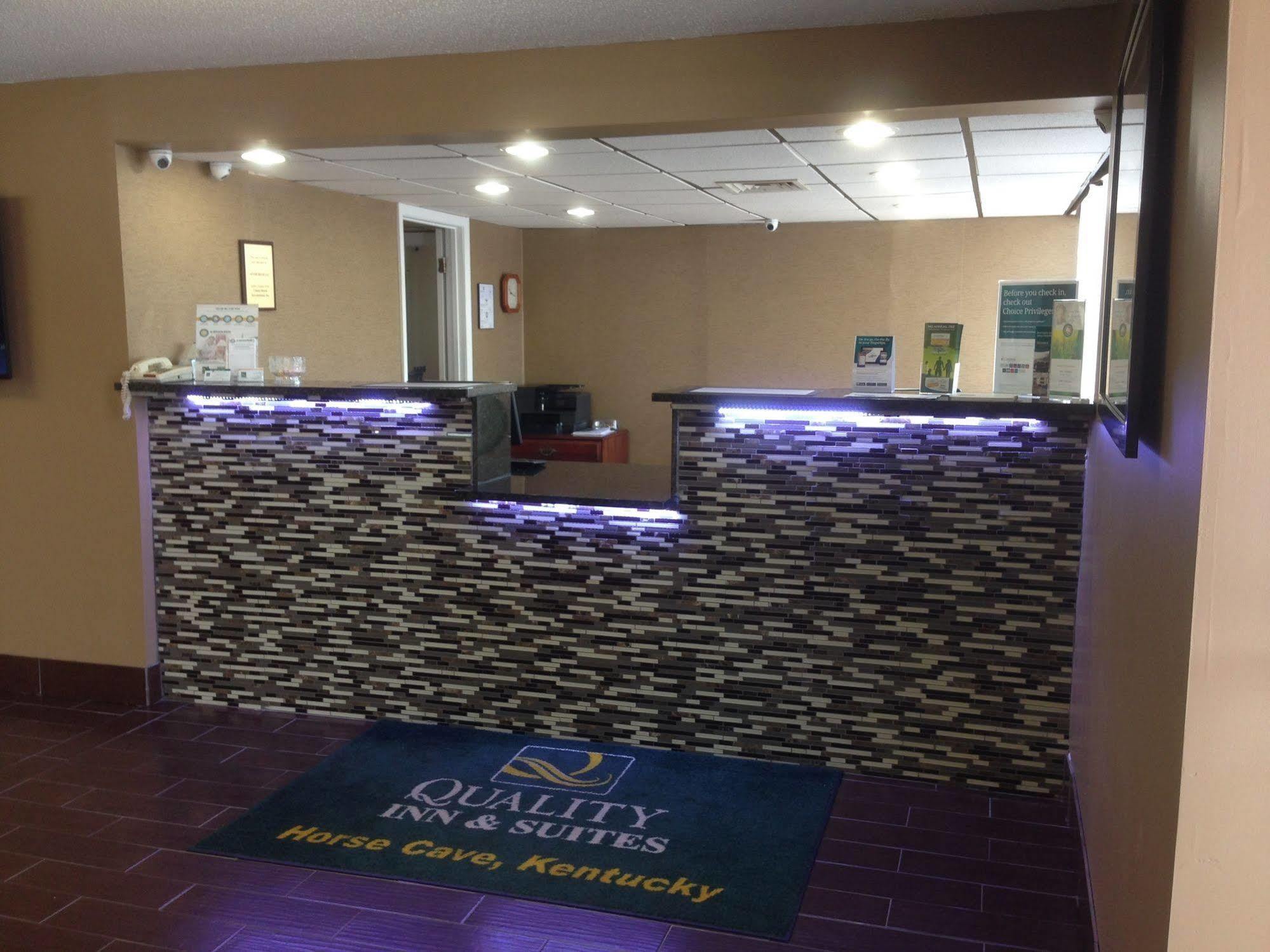 Quality Inn & Suites Horse Cave Ngoại thất bức ảnh