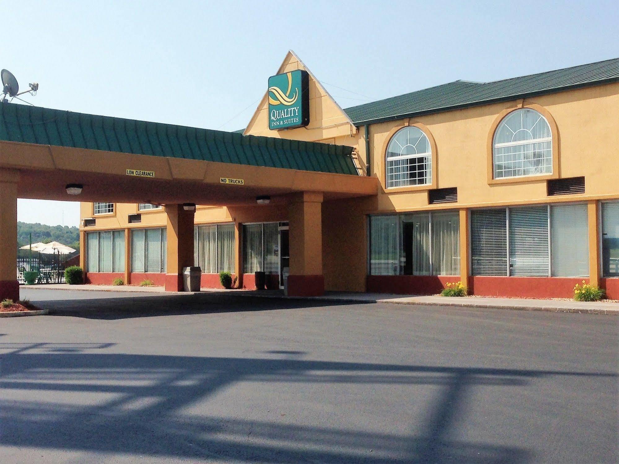 Quality Inn & Suites Horse Cave Ngoại thất bức ảnh